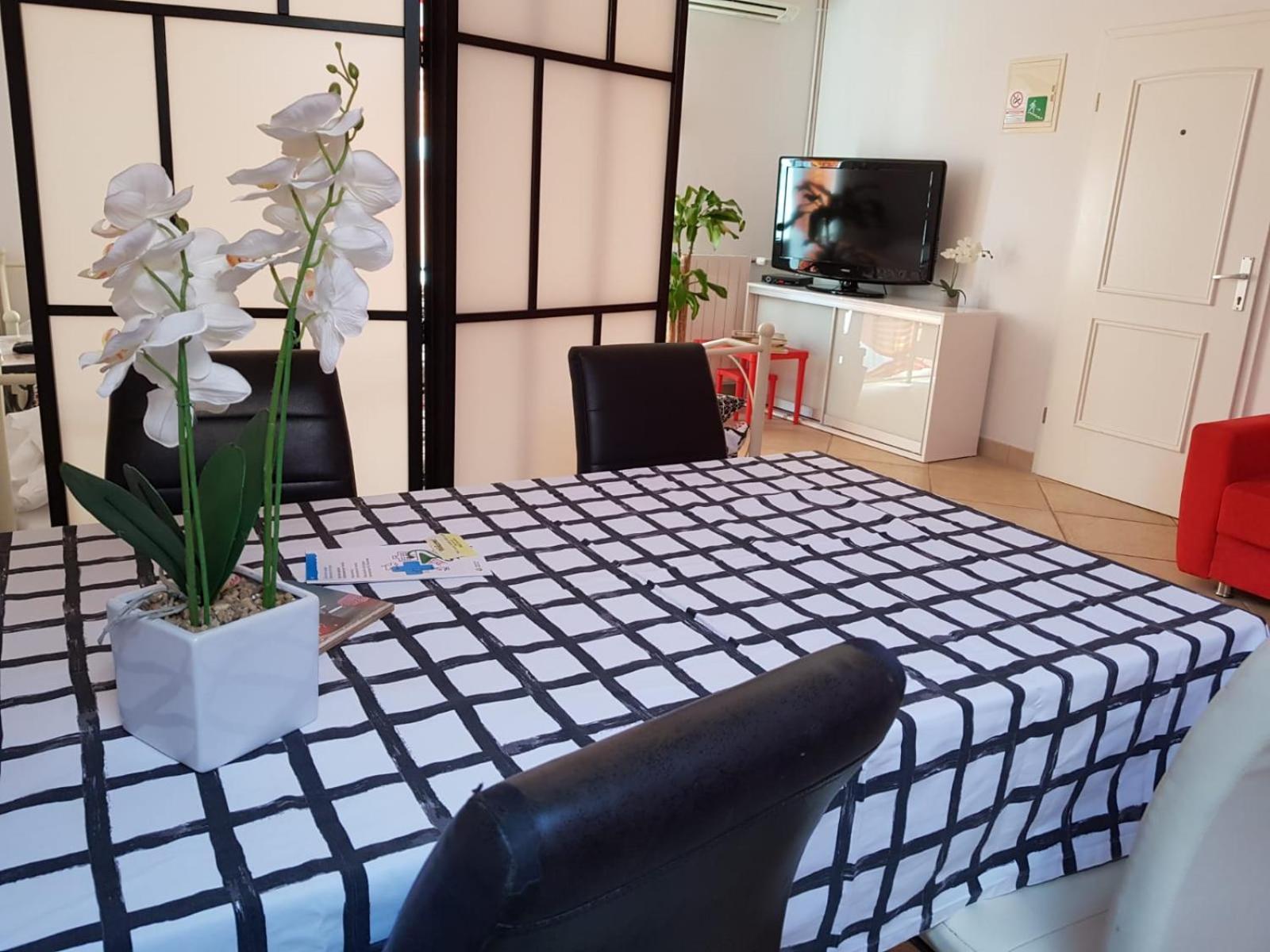 Trbovic Apartments Peaceful Stay With Free Parking, Pet-Friendly, And Bike Storage In Umag Exteriör bild