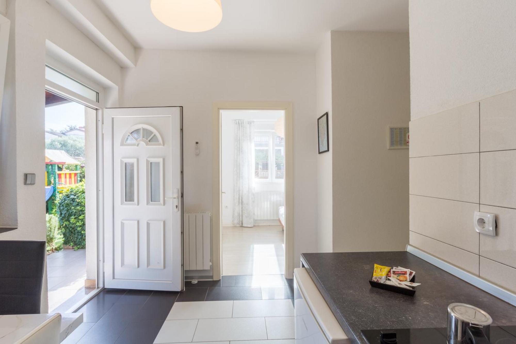 Trbovic Apartments Peaceful Stay With Free Parking, Pet-Friendly, And Bike Storage In Umag Exteriör bild