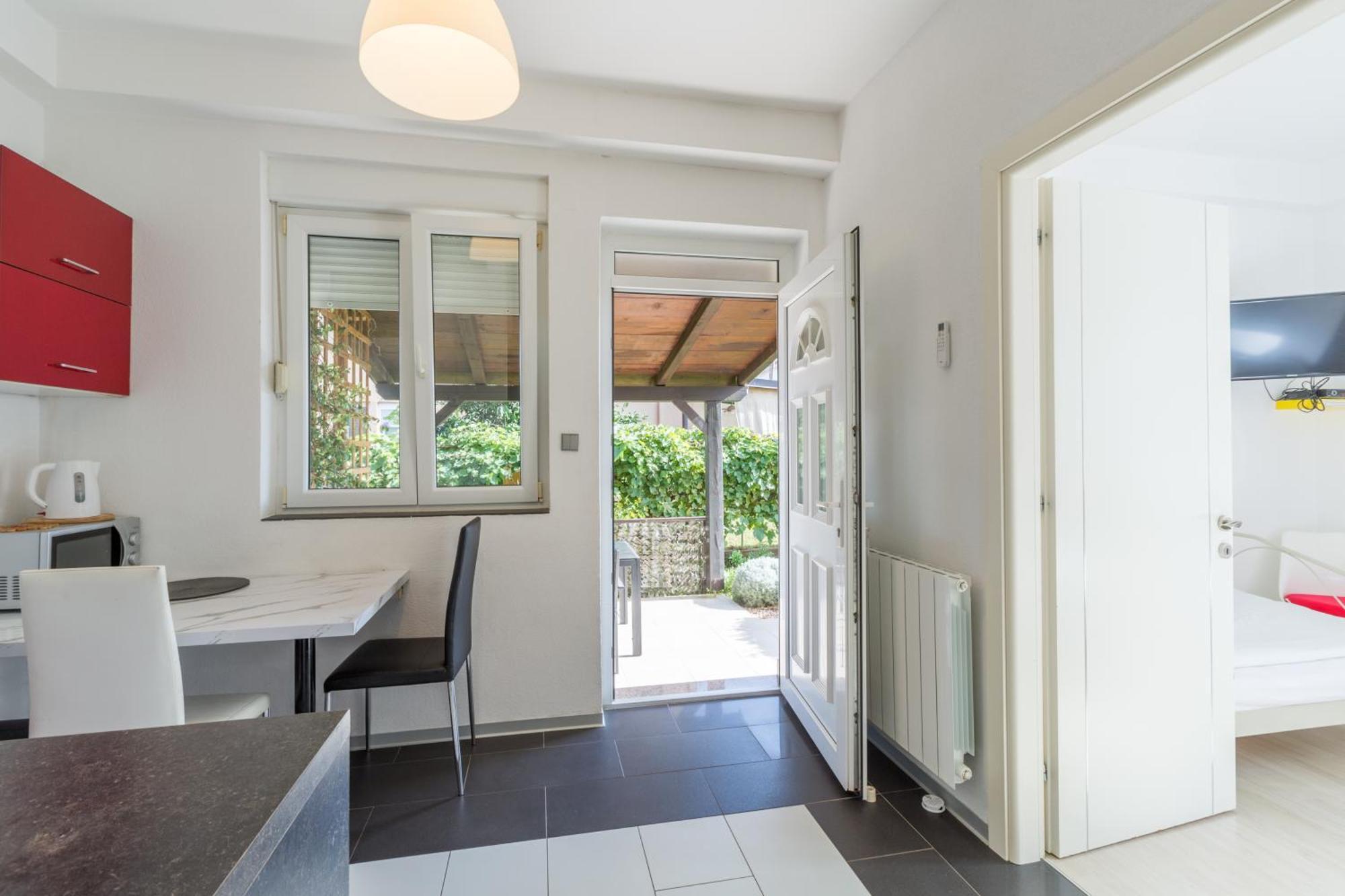 Trbovic Apartments Peaceful Stay With Free Parking, Pet-Friendly, And Bike Storage In Umag Exteriör bild