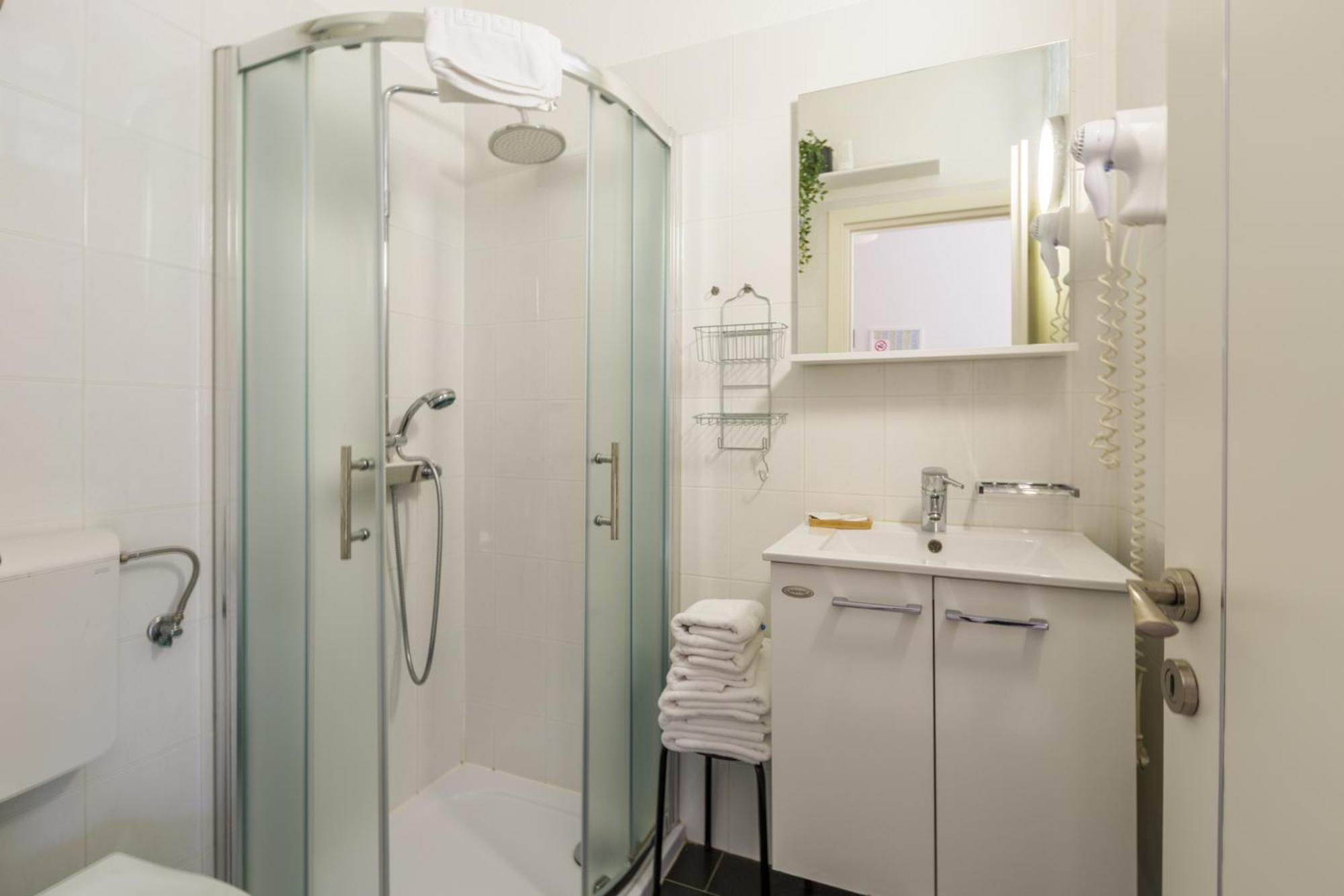 Trbovic Apartments Peaceful Stay With Free Parking, Pet-Friendly, And Bike Storage In Umag Exteriör bild