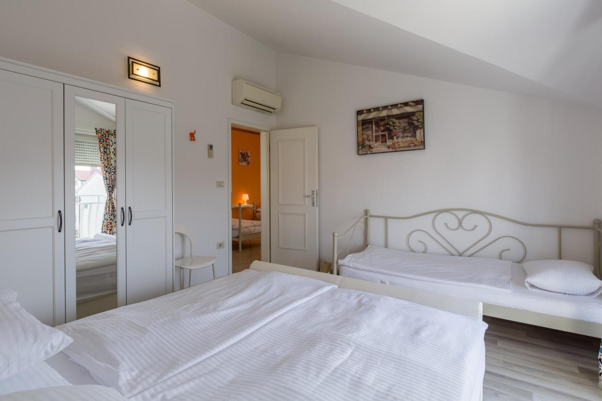 Trbovic Apartments Peaceful Stay With Free Parking, Pet-Friendly, And Bike Storage In Umag Exteriör bild