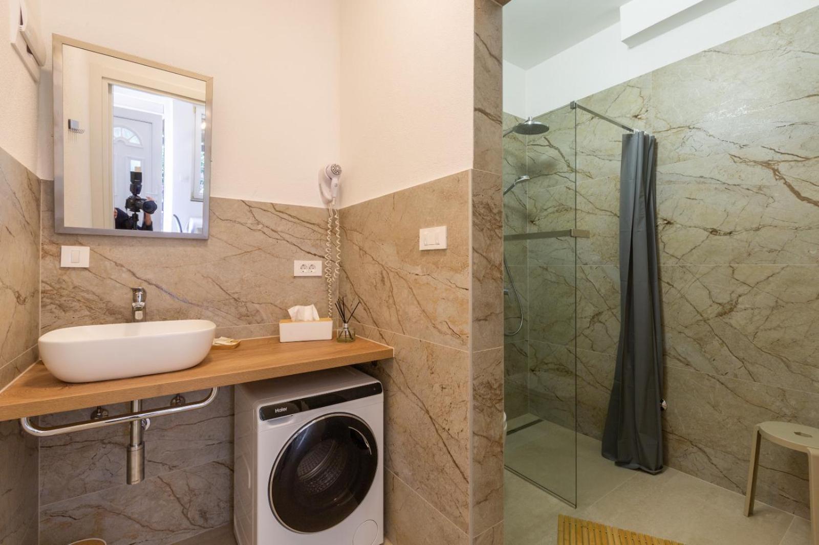 Trbovic Apartments Peaceful Stay With Free Parking, Pet-Friendly, And Bike Storage In Umag Exteriör bild